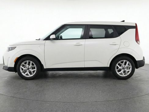 Used 2025 Kia Soul LX w/ LX Technology Package image 5
