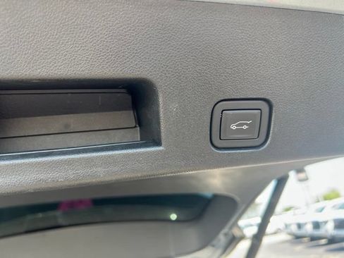 Used 2024 GMC Acadia Denali w/ Super Cruise Package FWD image 28