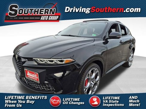 New 2025 Alfa Romeo Tonale w/ Premium Package image 1