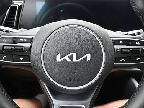 Used 2025 Kia Sportage X-Line AWD/4WD image 36