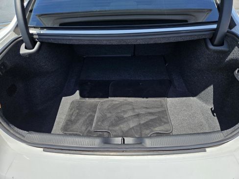 Used 2018 Dodge Charger SXT RWD image 26
