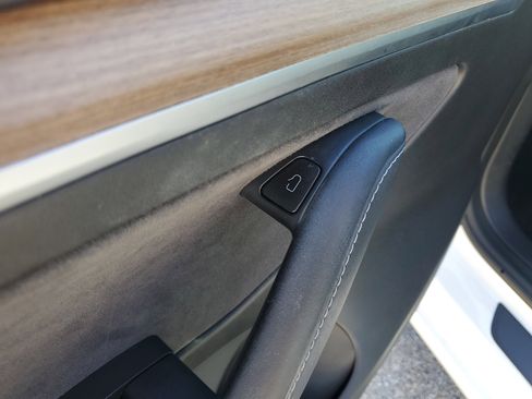 Used 2022 Tesla Model 3 Performance image 24