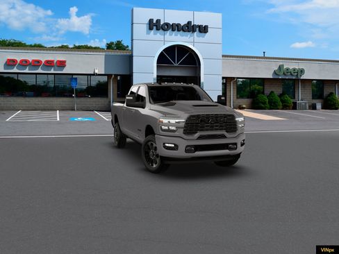 New 2026 RAM 2500 Laramie AWD/4WD image 15