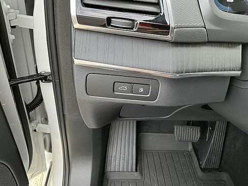 Used 2024 Volvo XC90 T8 Ultimate w/ Protection Package Premier image 23