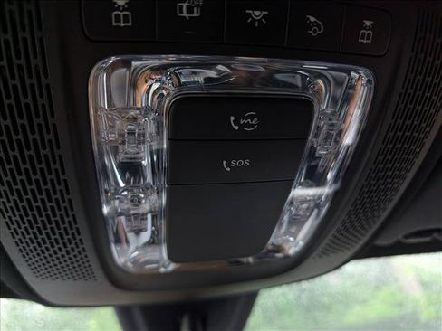Used 2021 Mercedes-Benz GLB 250 4MATIC image 33