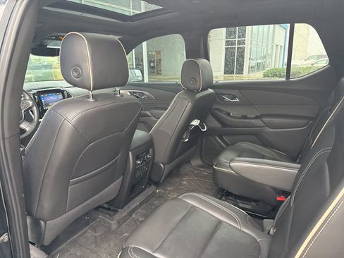 Used 2023 Chevrolet Traverse Premier w/ Redline Edition FWD image 12