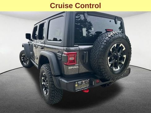 Used 2025 Jeep Wrangler Unlimited Rubicon w/ Convenience Group AWD/4WD image 10