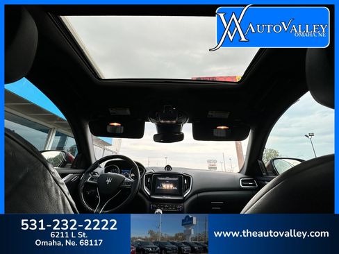 Used 2017 Maserati Ghibli S Q4 AWD/4WD image 32