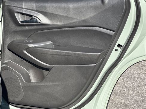 Used 2025 Chevrolet Trax ACTIV image 16