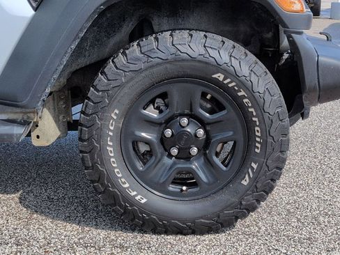 Used 2023 Jeep Wrangler Sport image 12