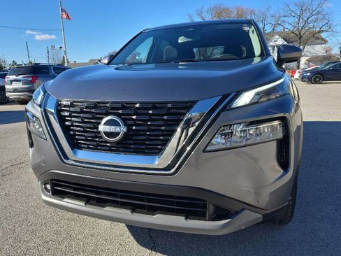 Used 2023 Nissan Rogue SV image 8