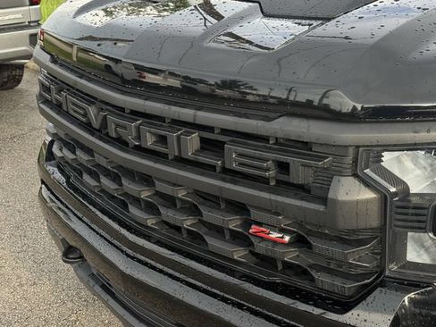 Used 2024 Chevrolet Silverado 1500 Custom Trail Boss w/ Turbomax Blackout Package AWD/4WD image 7
