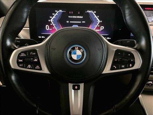 Used 2022 BMW i4 eDrive40 w/ M Sport Package image 18