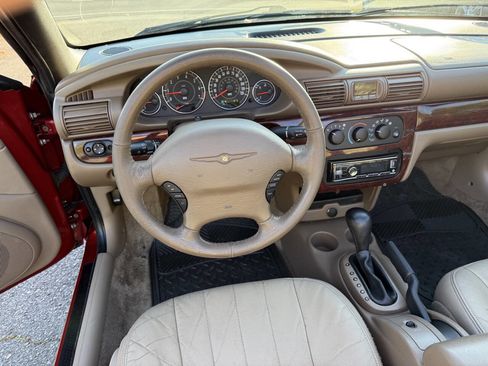 Used 2003 Chrysler Sebring LXi image 17