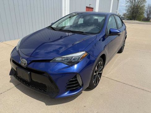 Used 2018 Toyota Corolla SE FWD image 3