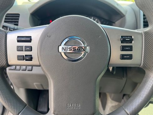 Used 2013 Nissan Frontier SV image 15