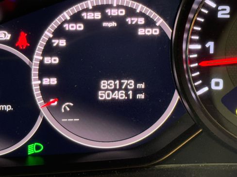 Used 2018 Porsche Panamera 4S image 30