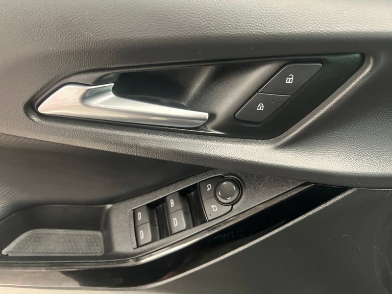 Used 2026 Chevrolet Equinox LT FWD image 19