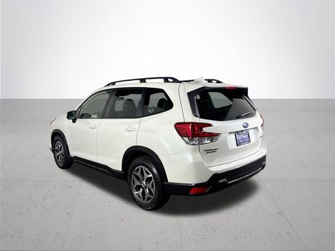 Used 2023 Subaru Forester Premium AWD/4WD image 8
