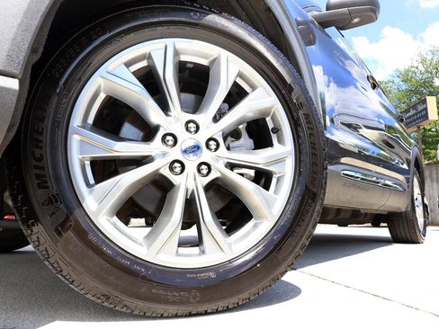 Used 2020 Ford Explorer XLT w/ Equipment Group 202A RWD image 29