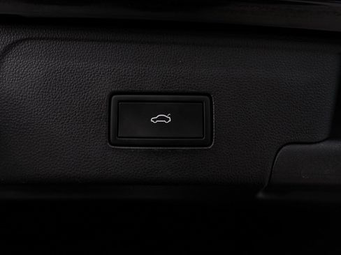 Used 2023 Volkswagen Atlas Cross Sport SEL image 39