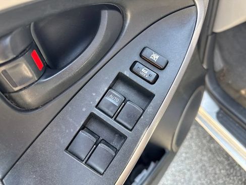 Used 2007 Toyota RAV4 4WD V6 w/ 3rd Row image 17