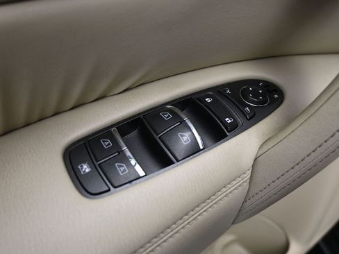 Used 2014 INFINITI QX80 4WD w/ Theater Package image 11