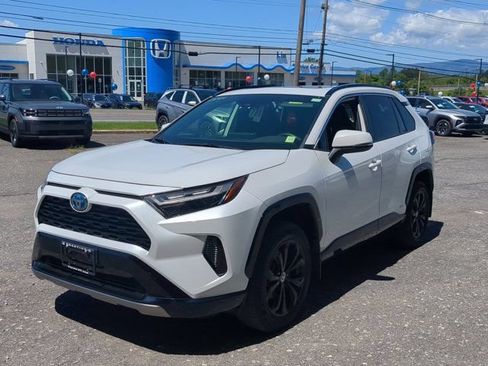 Certified 2024 Toyota RAV4 SE w/ Convenience Package AWD/4WD image 8