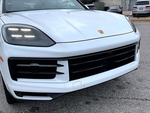 Certified 2024 Porsche Cayenne S AWD/4WD image 20