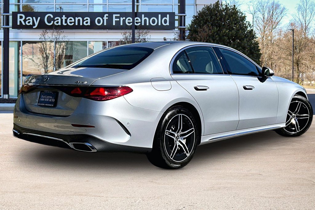 Used 2024 Mercedes-Benz E 450 4MATIC Sedan image 2