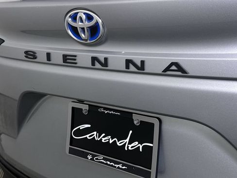 Used 2021 Toyota Sienna LE FWD image 32