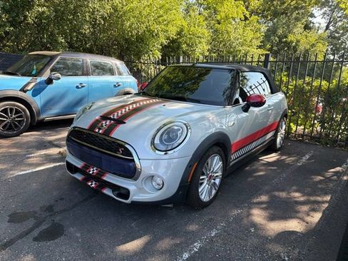 Used 2018 MINI Cooper S FWD image 1