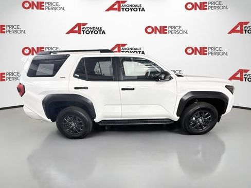 Certified 2025 Toyota 4Runner SR5 AWD/4WD image 9