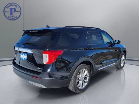 Used 2024 Ford Explorer XLT w/ Equipment Group 202A AWD/4WD image 7