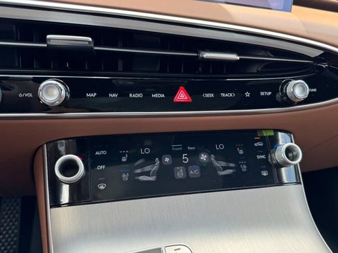 Used 2026 Genesis GV70 2.5T Advanced image 14