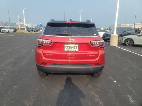 Used 2025 Jeep Compass Limited AWD/4WD image 9