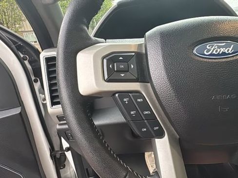 Used 2021 Ford F250 Lariat w/ Lariat Ultimate Package AWD/4WD image 20