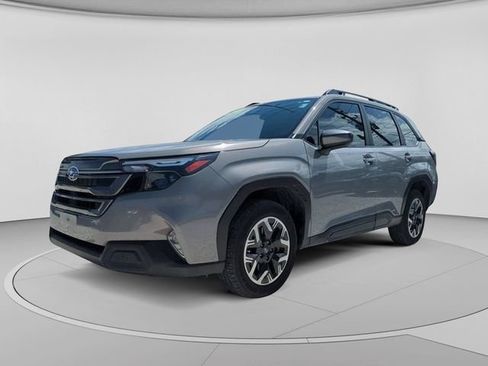 Used 2025 Subaru Forester Premium AWD/4WD image 9