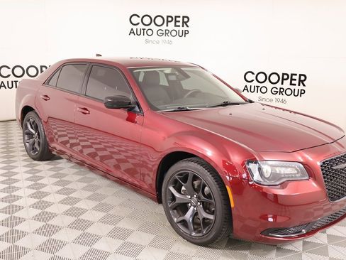 Used 2023 Chrysler 300 Touring w/ Sport Appearance Package image 1