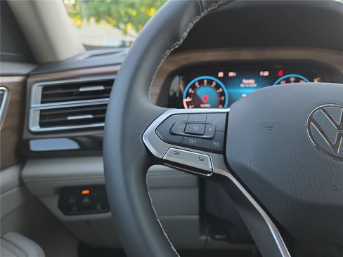 New 2026 Volkswagen Atlas SE FWD image 15