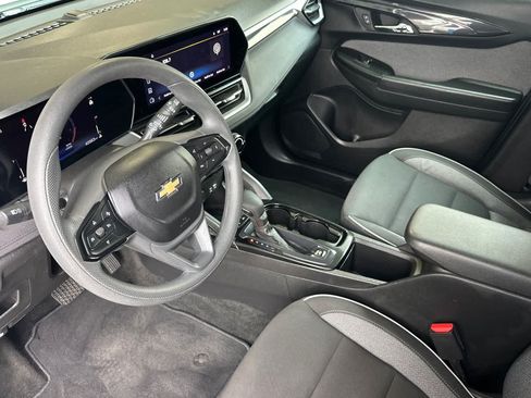 Used 2025 Chevrolet TrailBlazer LT AWD/4WD image 13