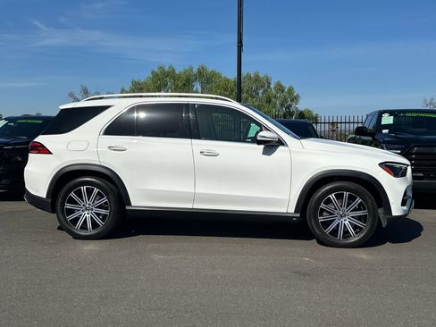 Used 2024 Mercedes-Benz GLE 450 4MATIC image 2