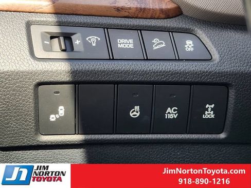 Used 2017 Hyundai Santa Fe Limited w/ Cargo Package AWD/4WD image 22