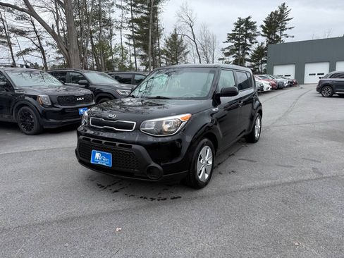 Used 2016 Kia Soul FWD image 2