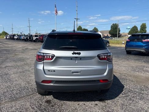 Used 2023 Jeep Compass Latitude w/ Convenience Group AWD/4WD image 7