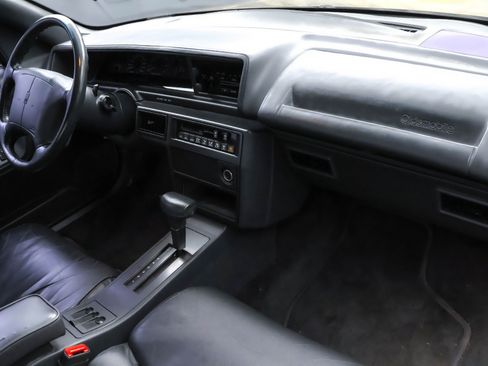 Used 1994 Oldsmobile Cutlass Supreme S FWD image 21