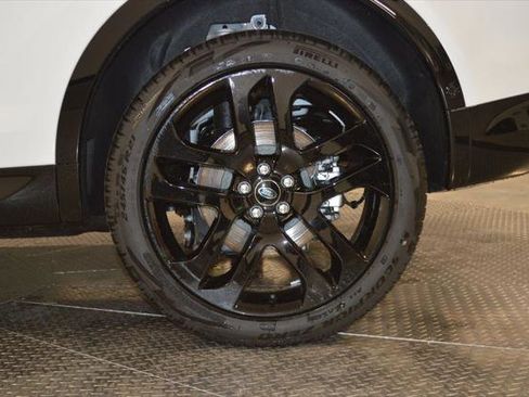 New 2026 Land Rover Discovery Sport Landmark AWD/4WD image 12