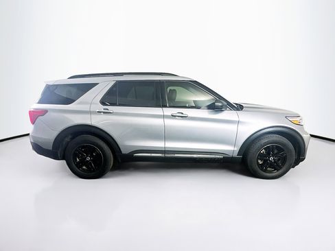 Used 2022 Ford Explorer XLT w/ Equipment Group 202A image 10