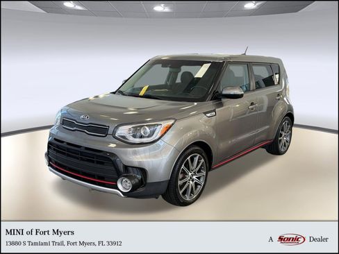 Used 2018 Kia Soul ! w/ Tech Package FWD image 1