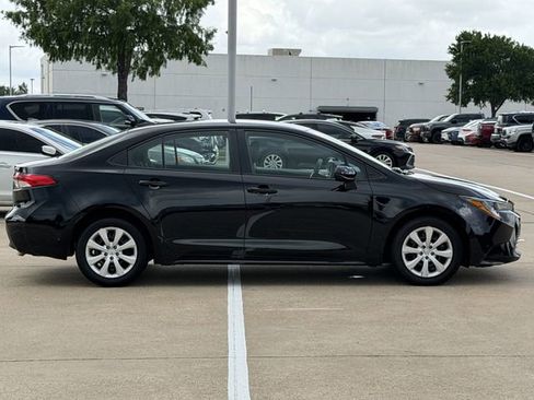 Certified 2025 Toyota Corolla LE FWD image 3